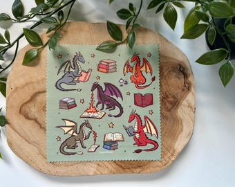 Reading Dragons Cleaning Cloth | Screens Cleaner | Microfiber | Fantasy | Books | Cute | Gift | Glasses Cloth | Dragon