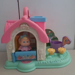 Dollhouse, Playskool, busy little dollhouse
