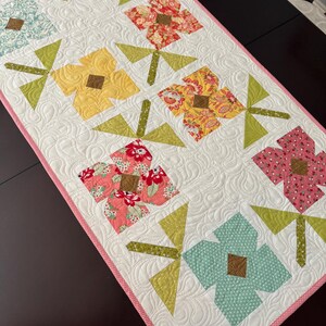 Velvet Garden Quilted Table Runner NCU0DDK2280