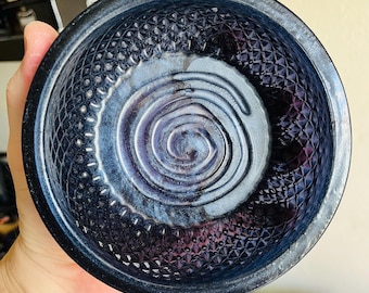 チャコールカラーの3Dプリントシェービングボウル、らせん状の泡立てカップ、男性へのギフト（120mm）