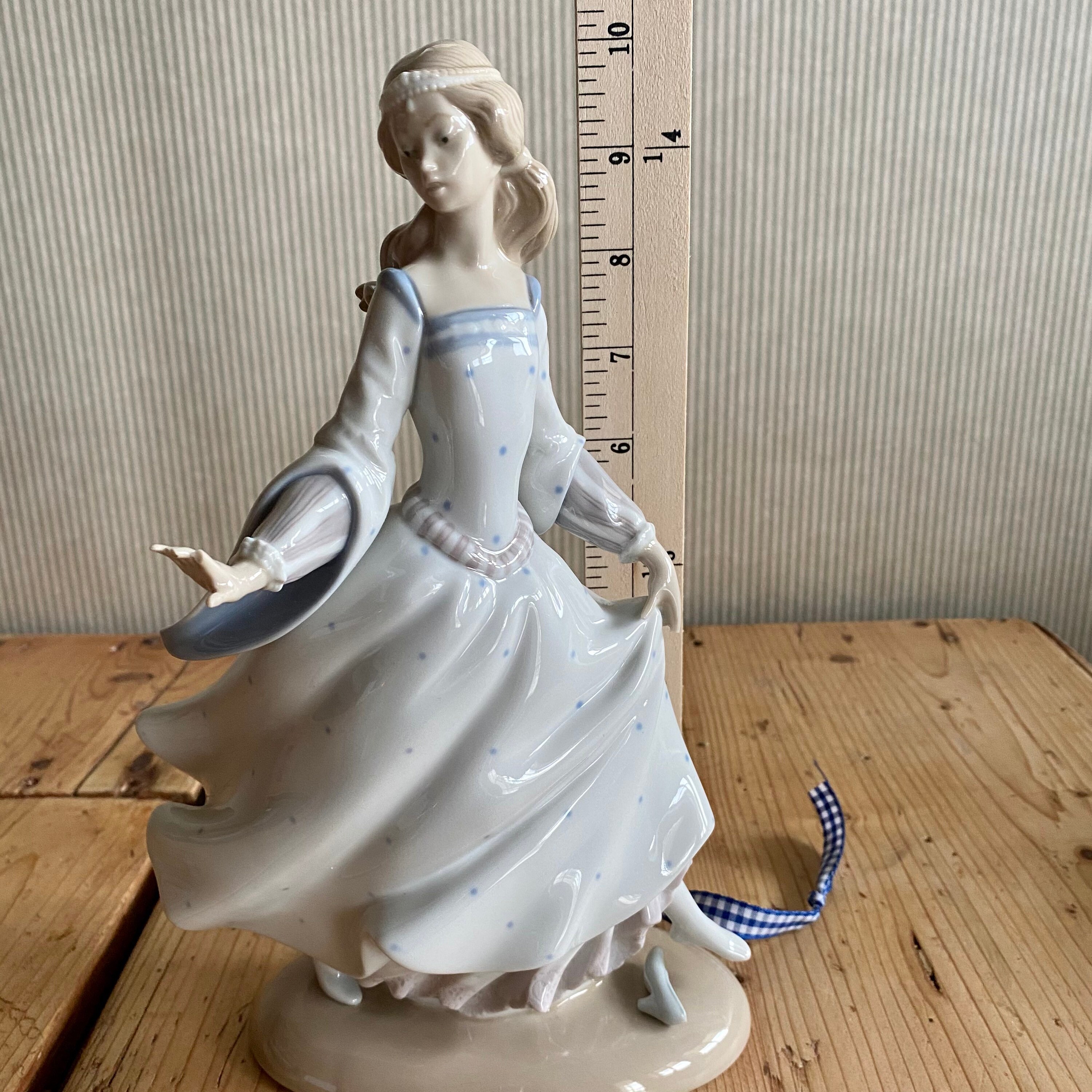 Lladró Nao Figurine 4828 Cinderella's Lost | Etsy