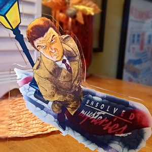 Unsolved Mysteries -  Acrylic Character Stand - Robert Stack