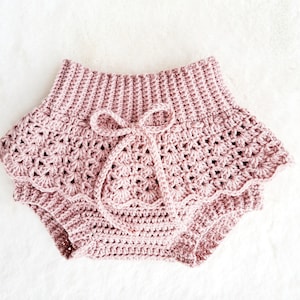 Crochet pattern Jeanine Bloomers -  Crochet diaper cover pattern - Baby pants - Baby Skirt -  (Sizes Newborn up to 18 months) English only!