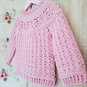Patrón de crochet Suéter Roselyn, Patrón de suéter para niñas, Patrones de crochet, Tallas desde 1 año hasta 8 años