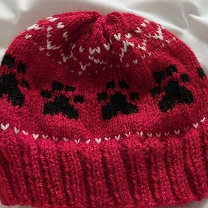 Paw Print Knitting Pattern, stranded knitting design, instant download PDF