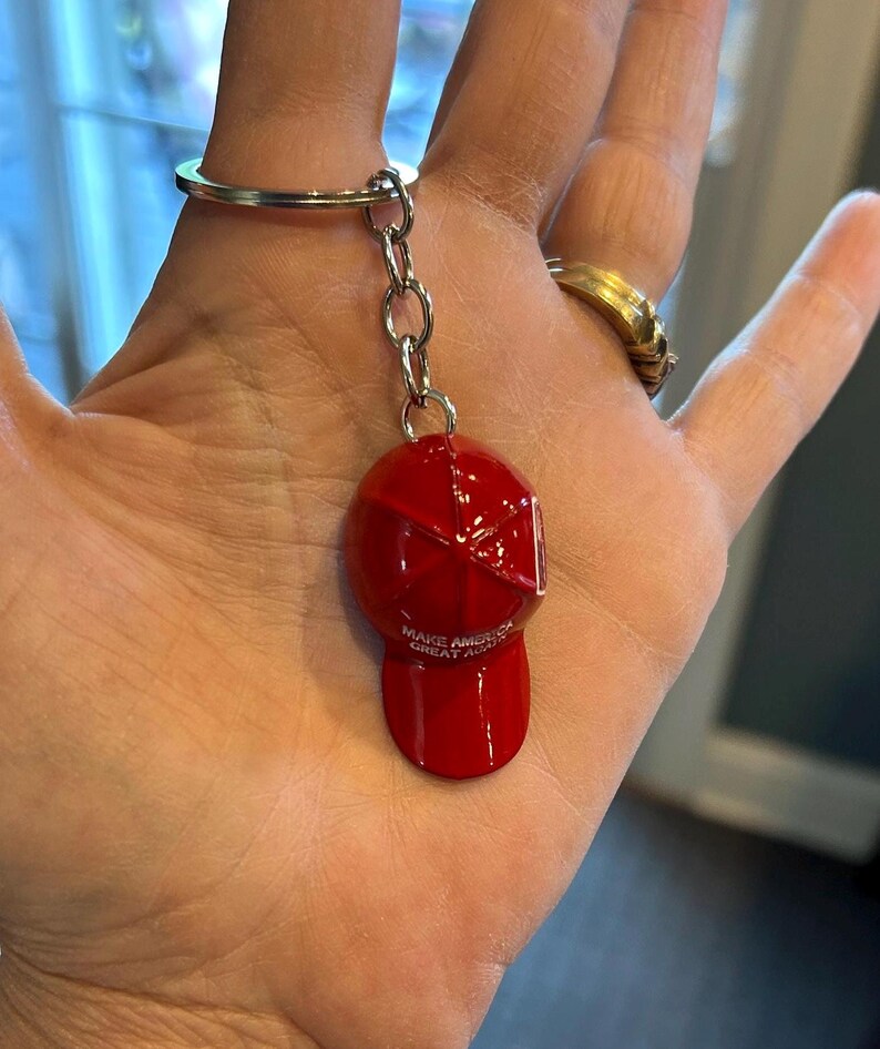 DONALD Trump Novelty Gag Collector's Keychain 2024 Presidential Election Make America Great Again MAGA Red Ball Cap hat keychain free ship