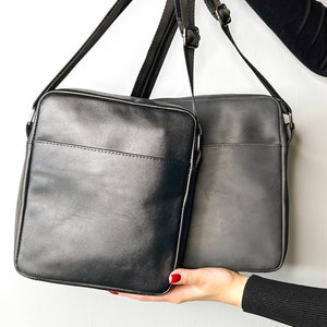 メンズショルダーバッグ ブラック マット＆グロス、男性へのギフト、メンズレザーバッグ、ショルダーバッグ メンズ