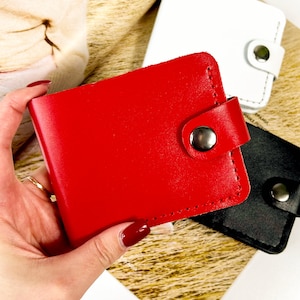 Cartera con botones para mujer Rojo, Cartera minimalista, cartera para mujer, Cartera hecha a mano, Cartera de cuero pequeña, Cartera bifold, Regalo para mujer