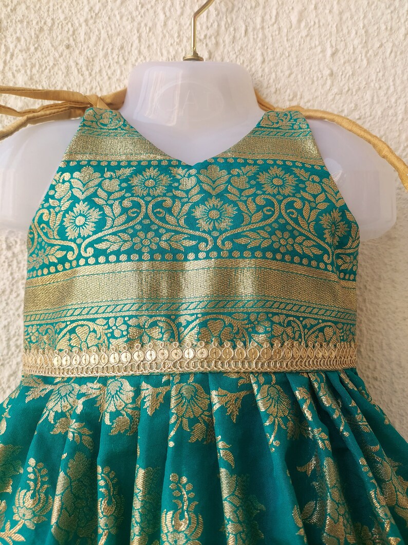 Vêtements ethniques banarasi faits main, robe indienne pour tout-petits, robe nouée une pièce pour bébé, robe pour bébé, robe ethnique pour enfants, robe pour nouveau-né image 4