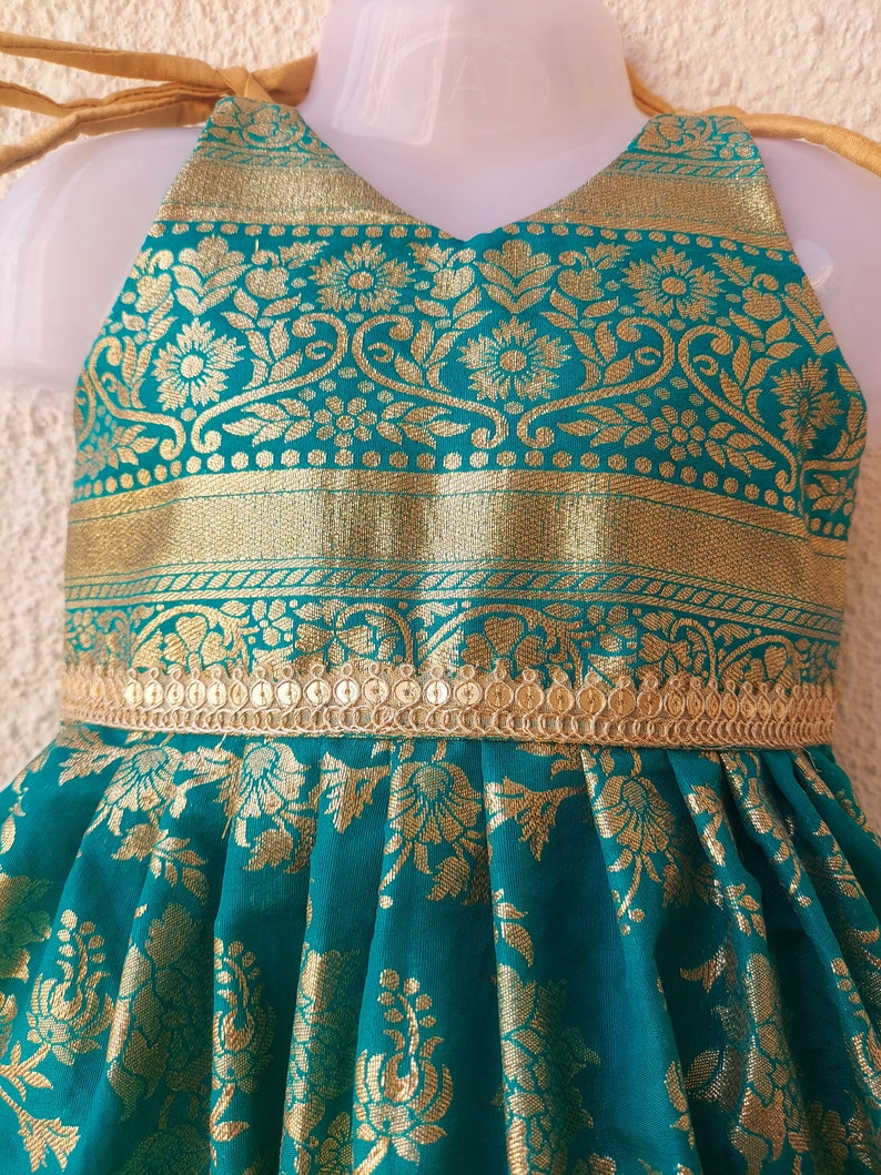 Vêtements ethniques banarasi faits main, robe indienne pour tout-petits, robe nouée une pièce pour bébé, robe pour bébé, robe ethnique pour enfants, robe pour nouveau-né image 5