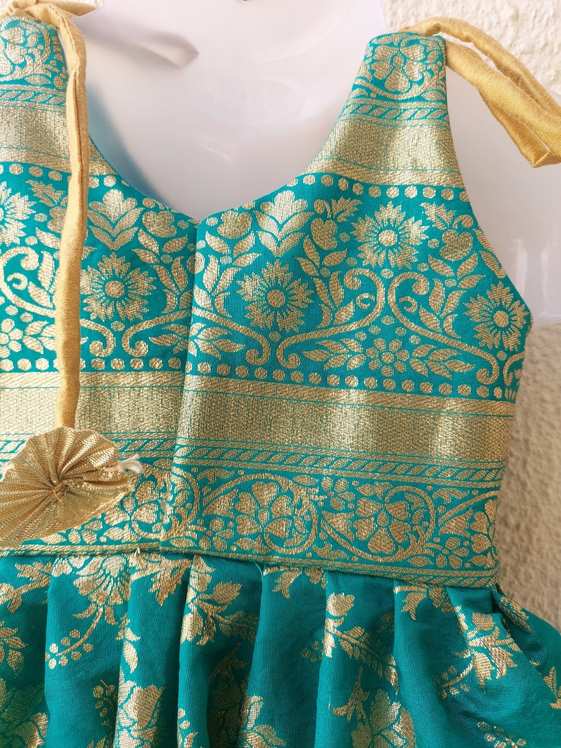 Vêtements ethniques banarasi faits main, robe indienne pour tout-petits, robe nouée une pièce pour bébé, robe pour bébé, robe ethnique pour enfants, robe pour nouveau-né image 6