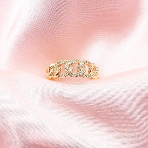 Trendy 2024 gold jewelry