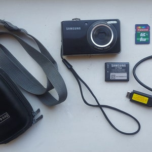 Excellent Digital Camera Samsung PL100 BLACK + memory SD-card 8GB