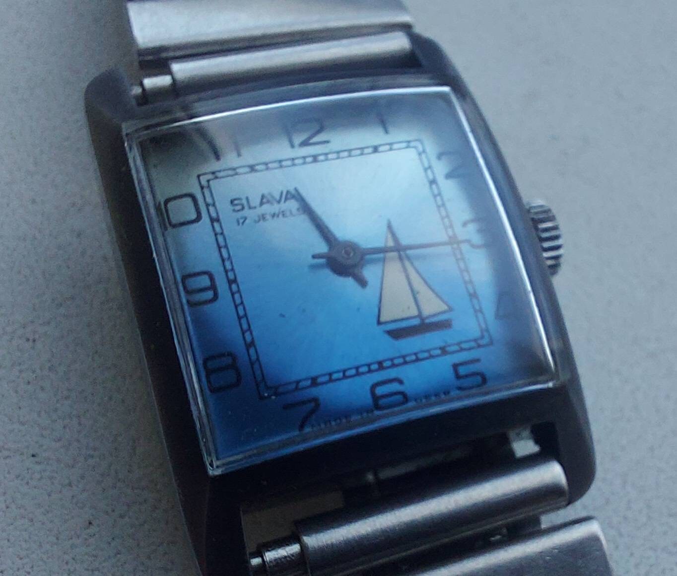 Bijoux avec mécanisme d horloge - France