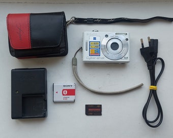 Digital Camera SONY Cyber-shot DSC-W30 + Memory Stick PRO Duo 1GB