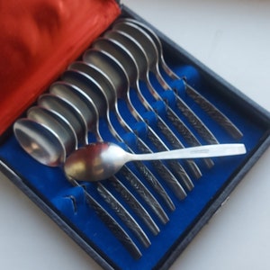 Excellent Stainless steel set of the USSR of 12 vintage tea spoons in original box image 1