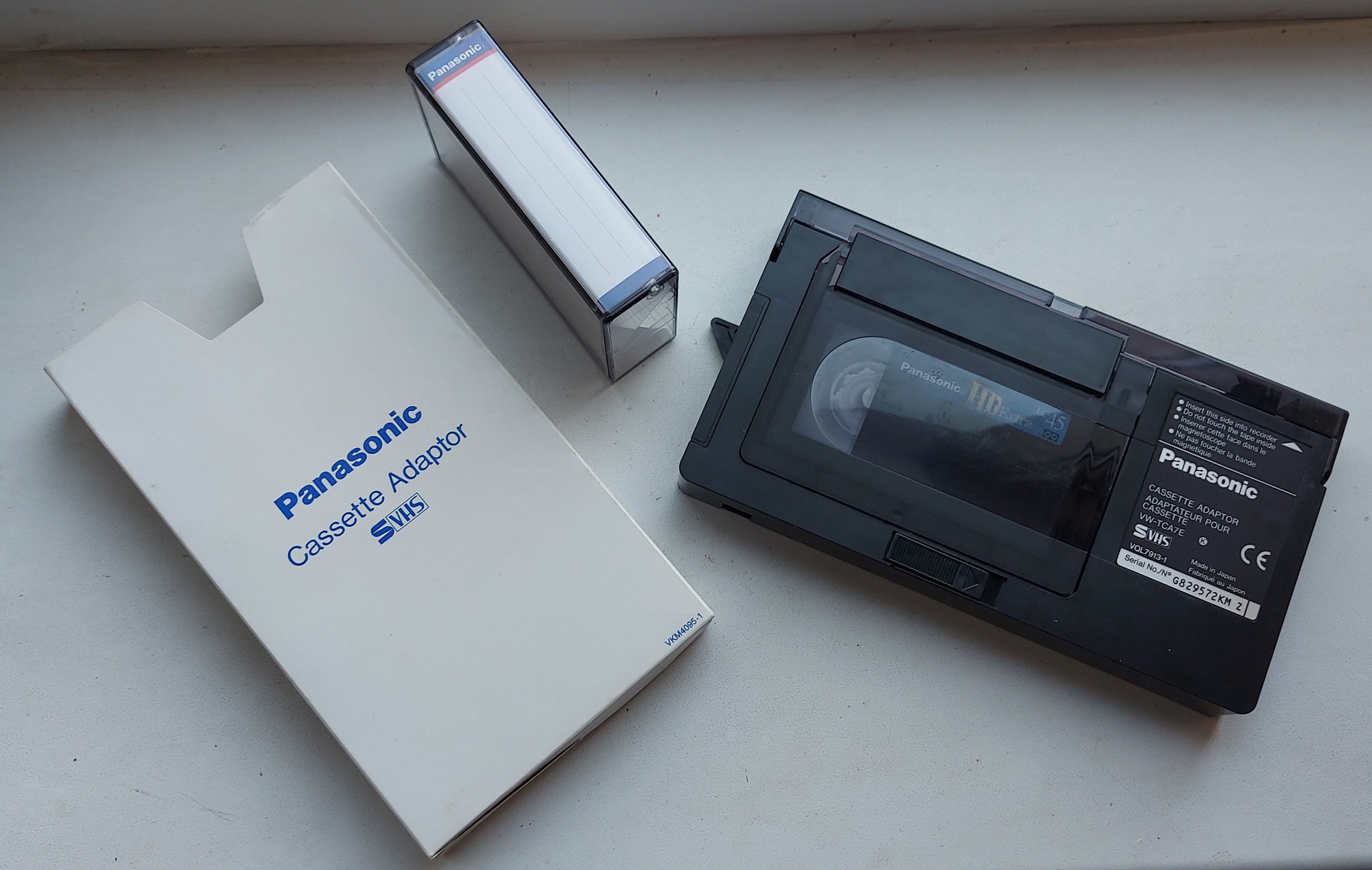 Cassette adaptateur vhs c dans magnétoscopes vintage