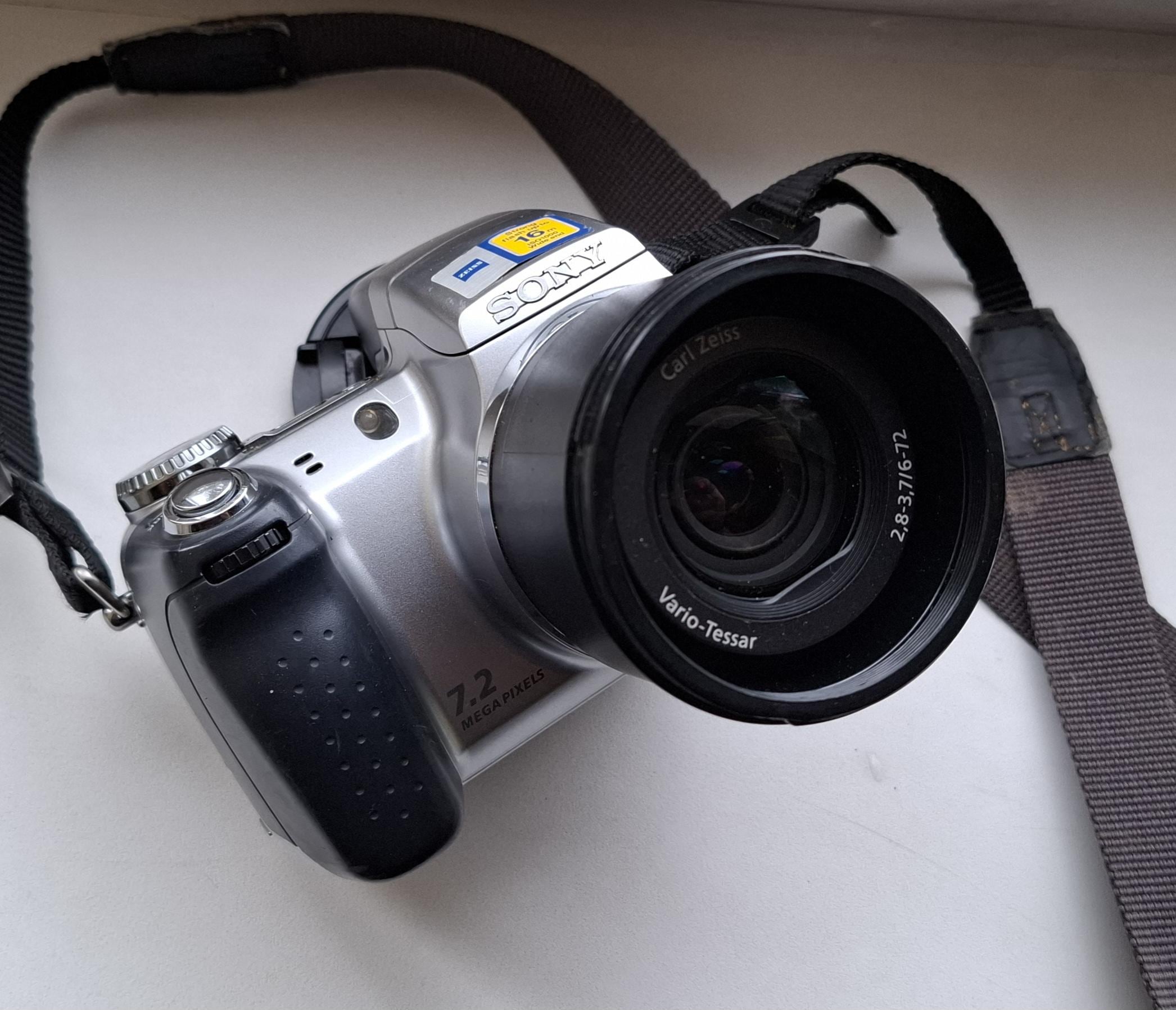Digital Camera Sony Cyber-shot DSC-H5 Silver/black With Memory