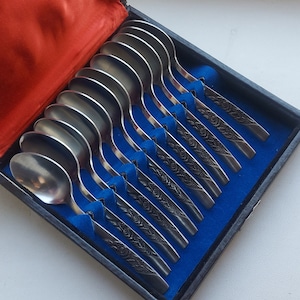Excellent Stainless steel set of the USSR of 12 vintage tea spoons in original box image 6