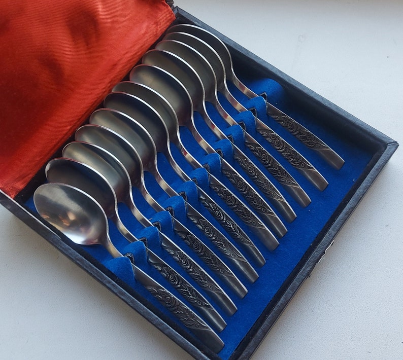 Excellent Stainless steel set of the USSR of 12 vintage tea spoons in original box image 6