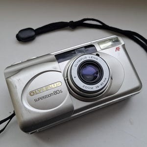 Olympus Superzoom 80G Y2K 35mm Point & Shoot Filmkamera