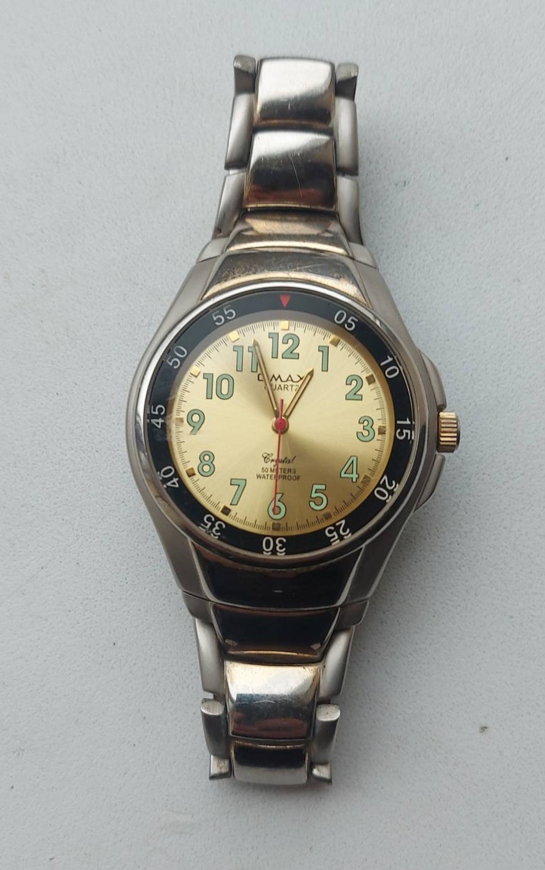 Max outlet quartz watch