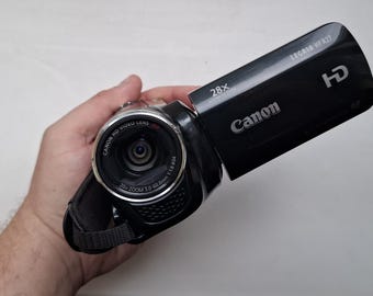 Canon Legria HF R27 Full HD Camcorder Complete Boxed Set | 20x Optical Zoom | AVCHD Video Camera | With Charger, Cables & Bag+2 memory cards