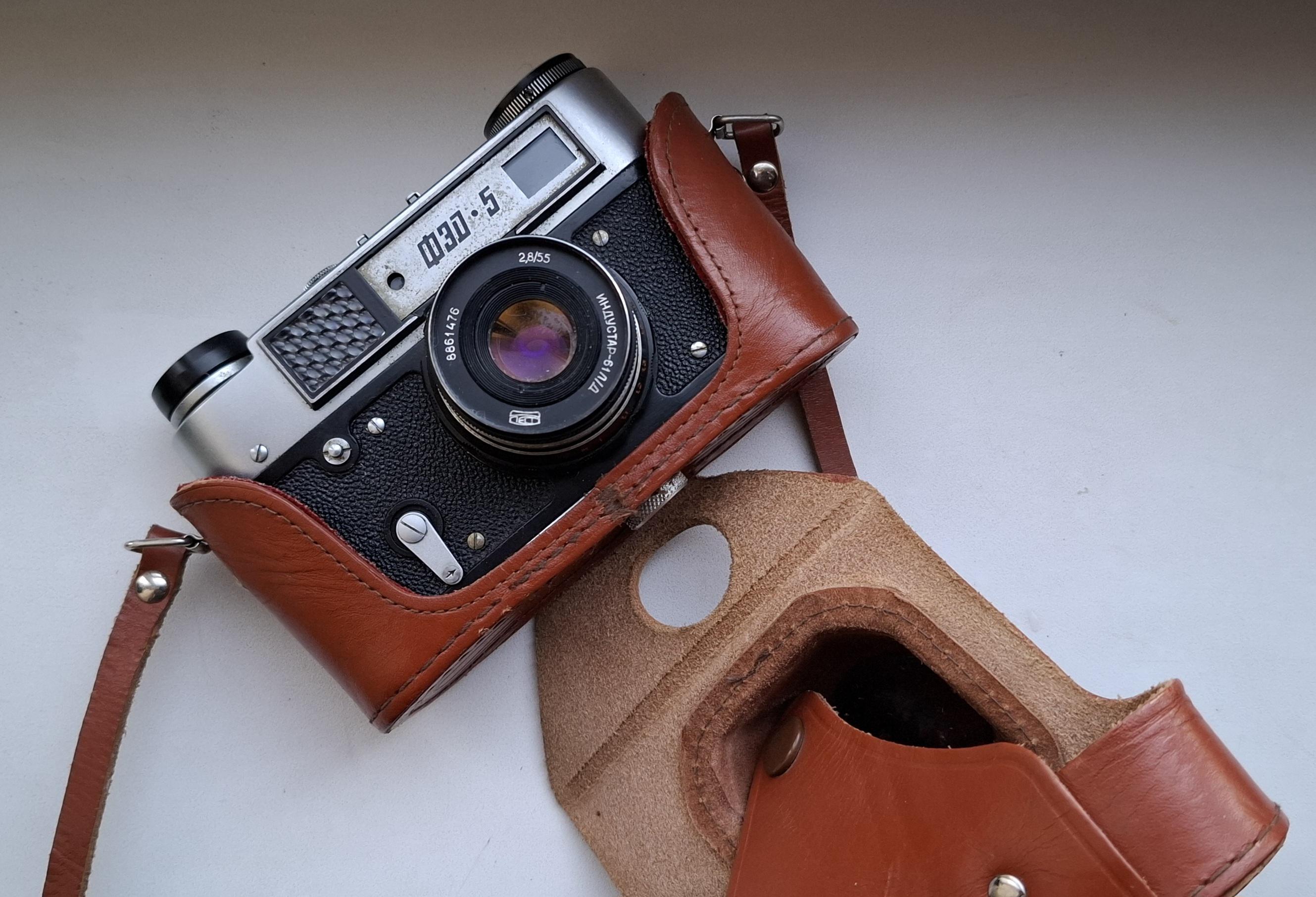 ビンテージ ソビエト フィルム カメラ FED 5、Industar-61 LD 2.8 / 55