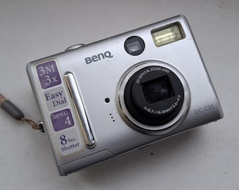 Rare BenQ DC C30 Silver digital camera with memory card