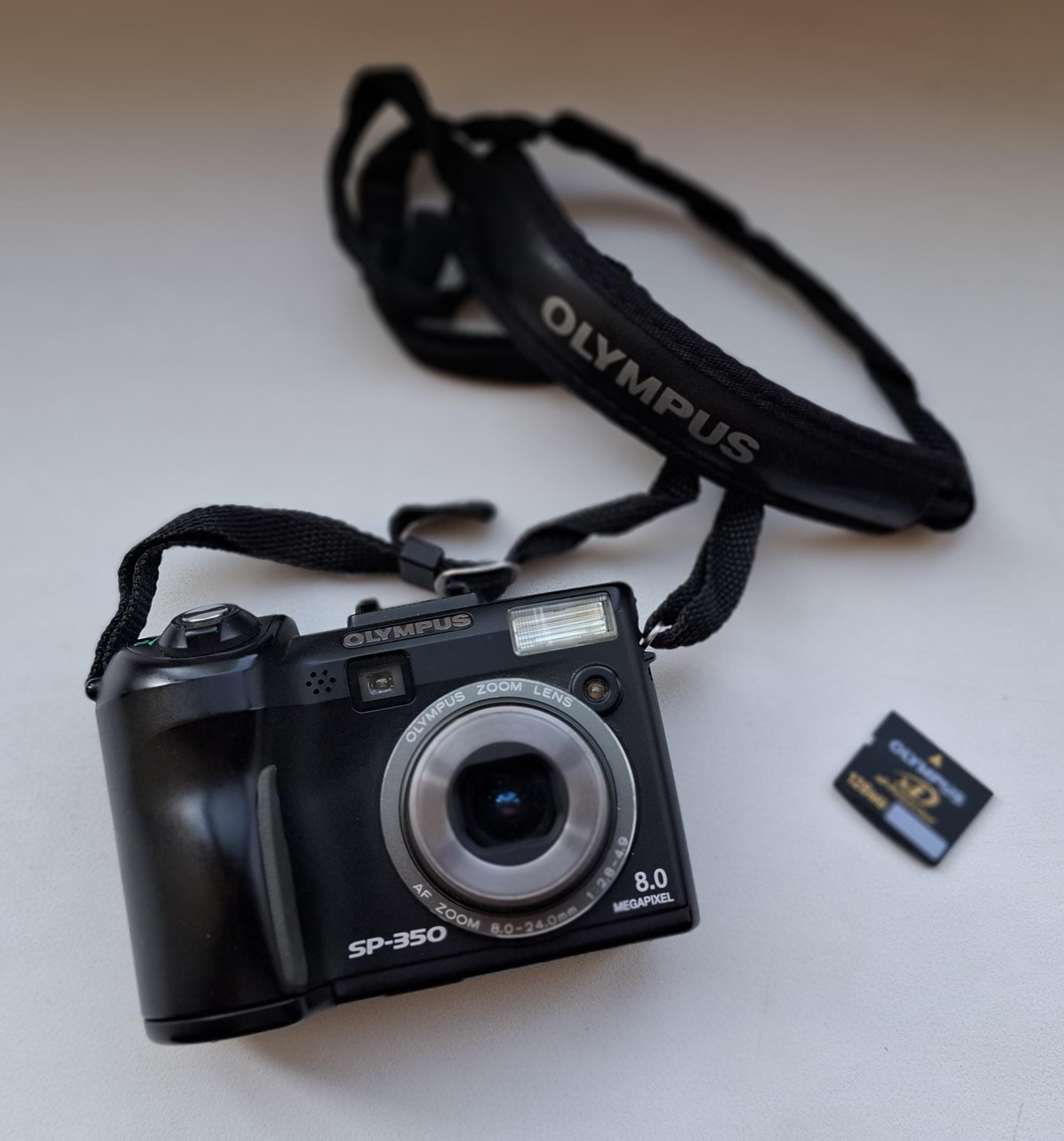 OLYMPUS SP-350 ブラック　単三電池使用 Olympus SP-350 is 8-megapixel Compact Digital Camera + 128MB Xd