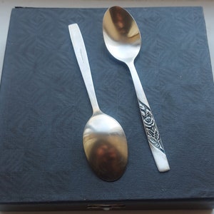 Excellent Stainless steel set of the USSR of 12 vintage tea spoons in original box image 2