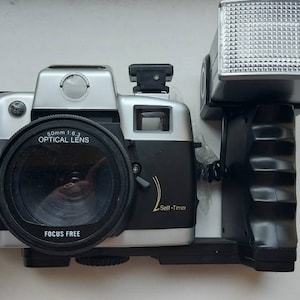 Vintage Automatic camera 35mm With removable flash and SELF-TIMER Direct analogue of Canomatic Olimpia cameras