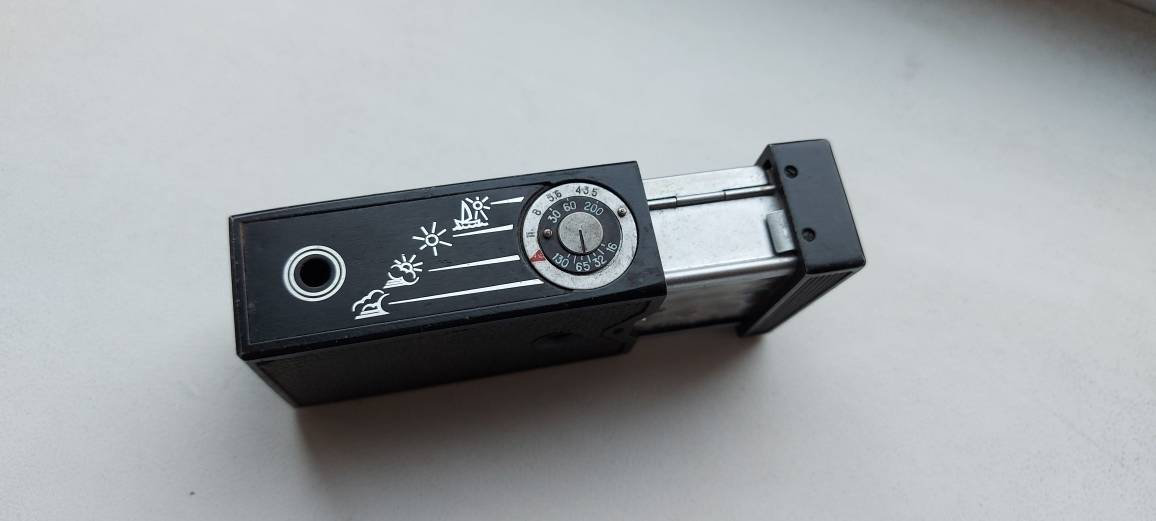 ヴィンテージレア Kiev-30 ソビエト ミニ フィルム カメラ 16mm ソ連