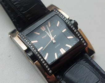 Stylish women's quartz wrist watch A K