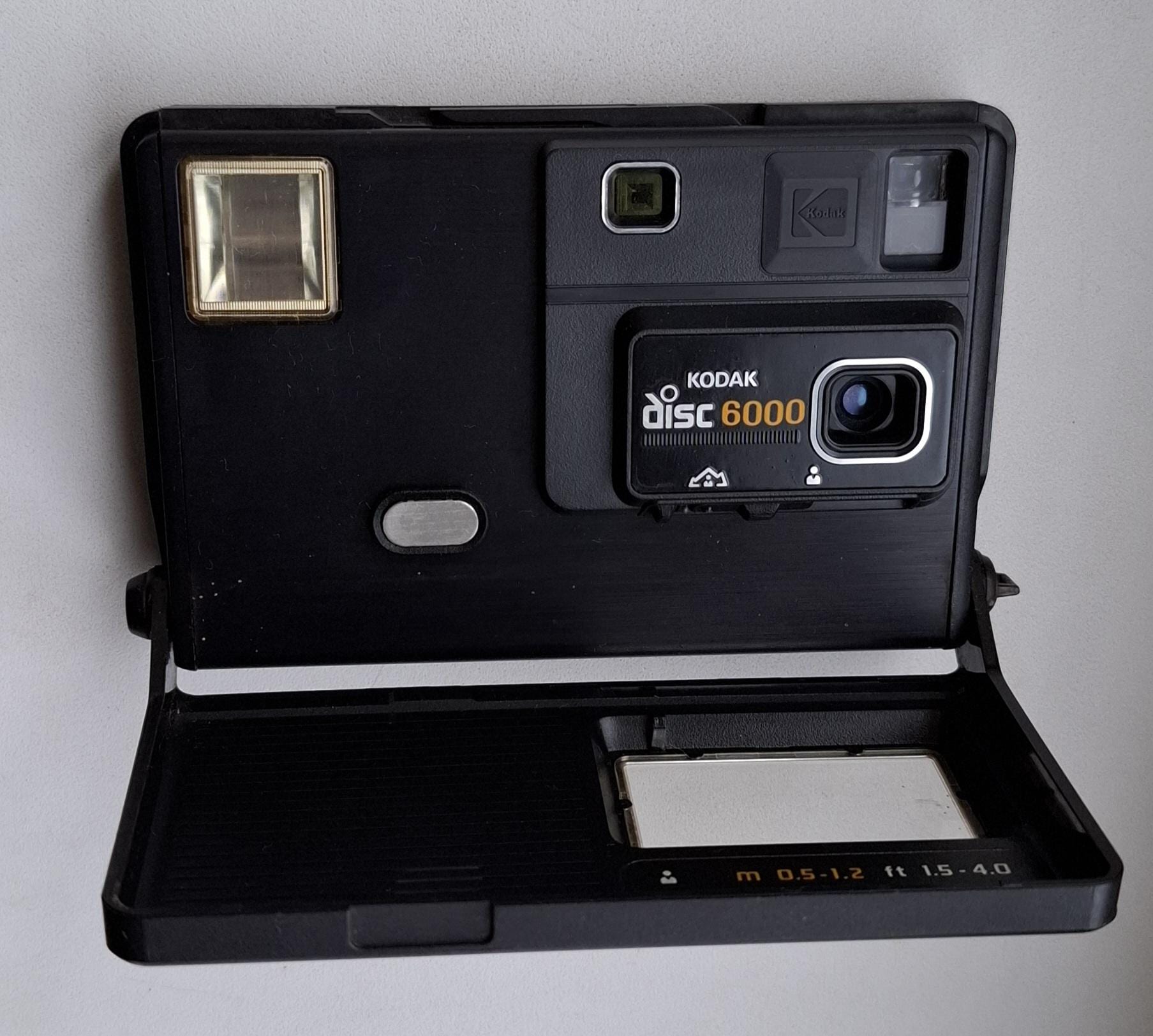 Vintage KODAK Disc 6000 Film Compact Photo Picture Point & Shoot