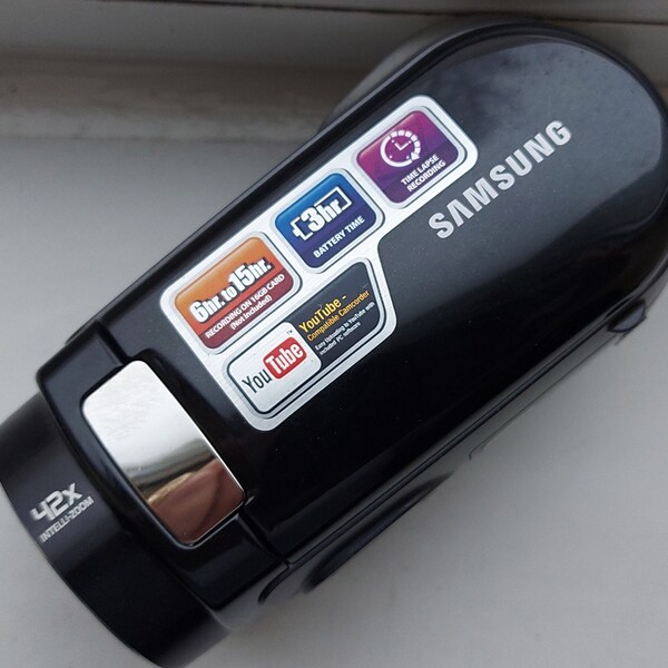 Excellent rare digital memory camcorder Samsung N363 video camera + Samsung memory card 16 GB