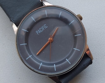 Excelente y elegante reloj de pulsera de cuerda automática PACIFIC.