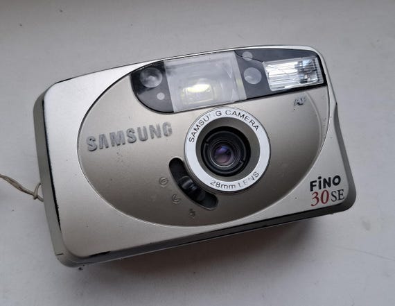 Vintage automatic Film camera Samsung Fino 30SE autofocus
