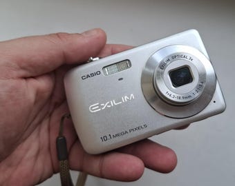 Excellent Y2K Camera Casio Exilim EX-Z33 10.1MP Silver with 2GB memory card included