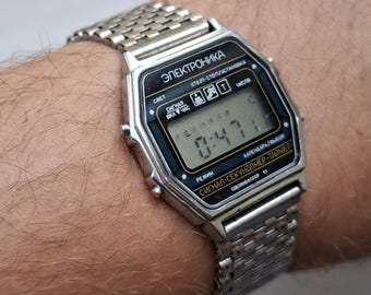 Vintage Elektronika 55 Digital Watch USSR Soviet Quality Mark LCD Retro Watch Chrome Stainless Bracelet Alarm Timer Soviet Watch Ussr