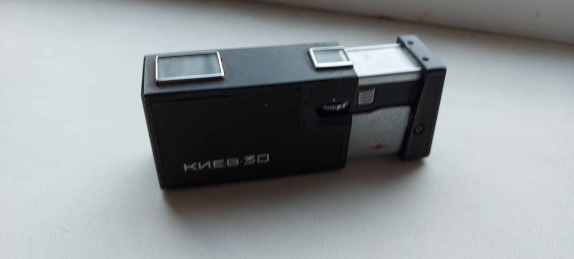 ヴィンテージレア Kiev-30 ソビエト ミニ フィルム カメラ 16mm ソ連
