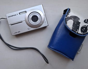 Olympus FE-20 Digital Camera Silver 8.0MP 3x Zoom Y2K Retro Digicam Tested Working Charger Battery Case MASD-1 Adapter 4GB