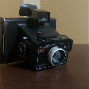 POLAROID COLORPACK 82 1970s hard plastic instant camera