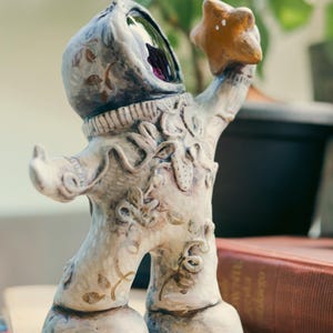 Porta-stella Astronauta – Figurina spaziale in cartapesta fatta a mano per la decorazione della casa