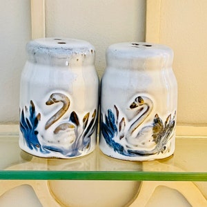 Vintage Ceramic Swan Salt & Pepper Shakers - 1950s Kitchen Decor