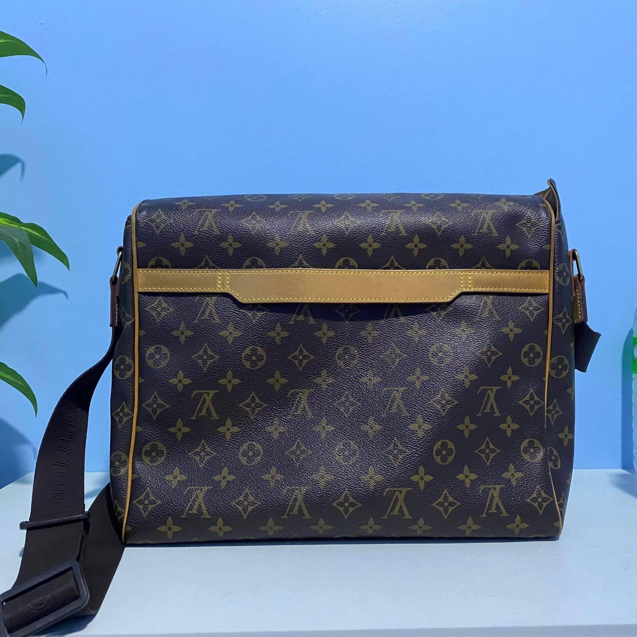 Authentic Louis Vuitton Abbesses Messenger Bag 