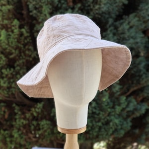 Leinen Fischerhut mit breiter Krempe Blumenstickerei Fischerhut für Frauen Sonnenhut für Frauen Sommerhut für Frauen Strandhut für Frauen Faltbarer Hut