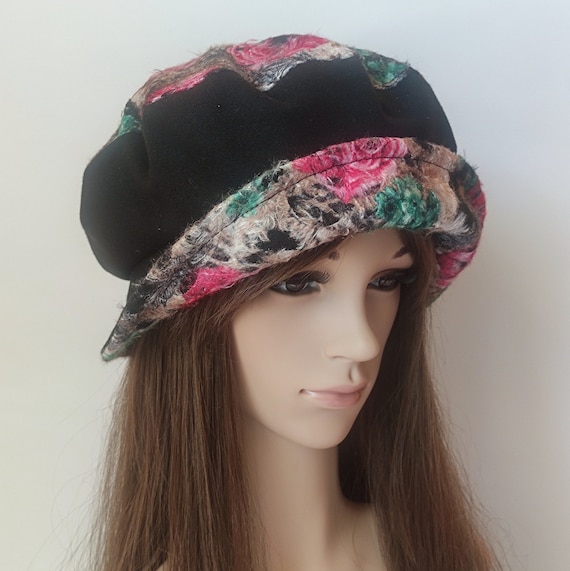 1920s Flapper Cloche Hat: Vintage Style Wool Blend Lined  display picture 1