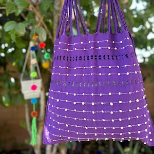 Bolsa mexicana tipo hamaca con rayas bordadas y lunares, hecha a mano en algodón, ecológica, estilo bohemio.