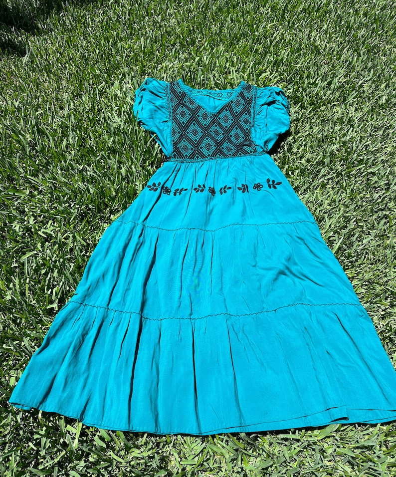 Hand-embroidered Mexican Artisan Dress, artisan bohemian style Mexican dress, Huipil embroidered Mexican style. Aqua/Green